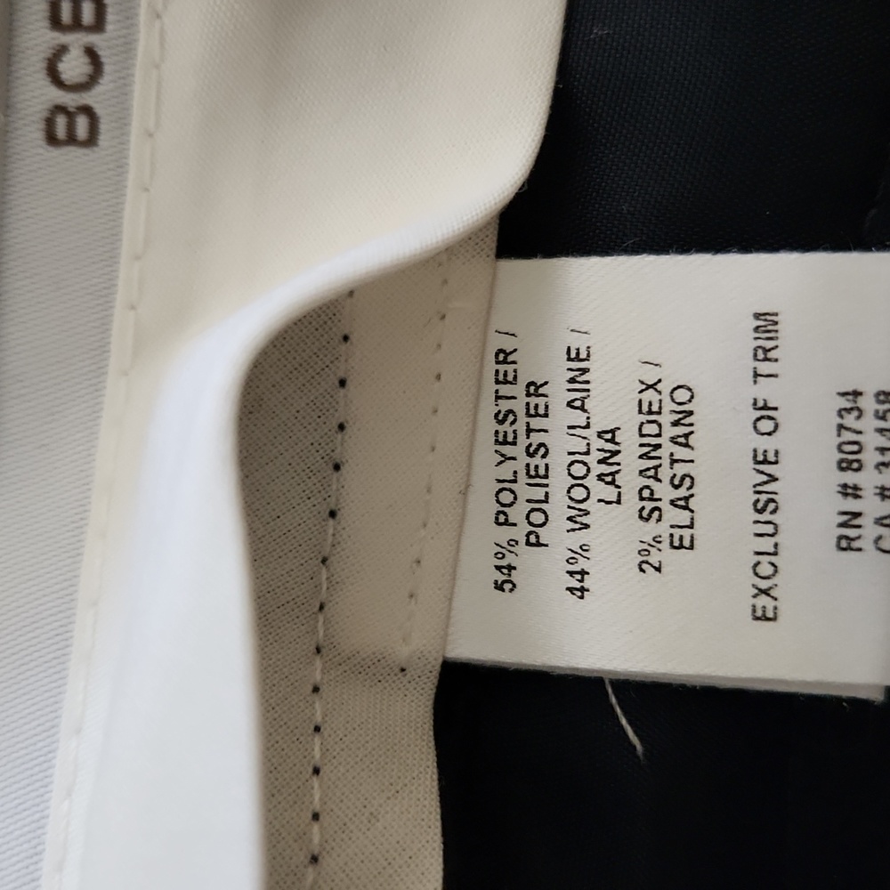 Womens BCBG MAX AZRIA capri pin strip pants. - Picture 6 of 6